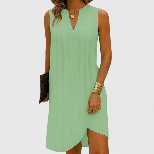 Clarhild | Elegant Flattering Dress With V-Neck