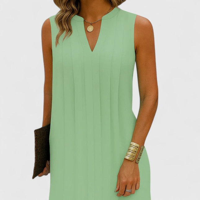 Clarhild | Elegant Flattering Dress With V-Neck