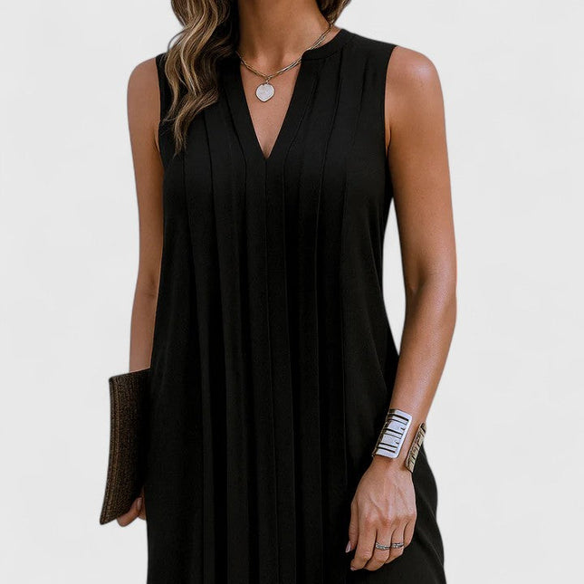 Clarhild | Elegant Flattering Dress With V-Neck