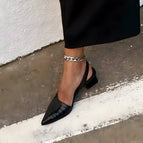 Black / 3