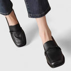 Black / 4
