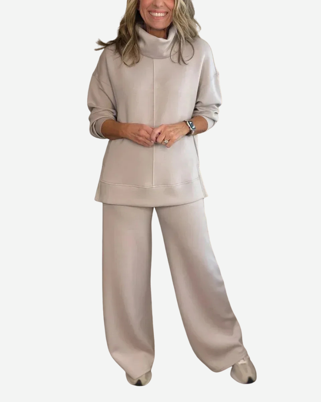 Evelyne - Two-Piece Travel Set With Turtleneck