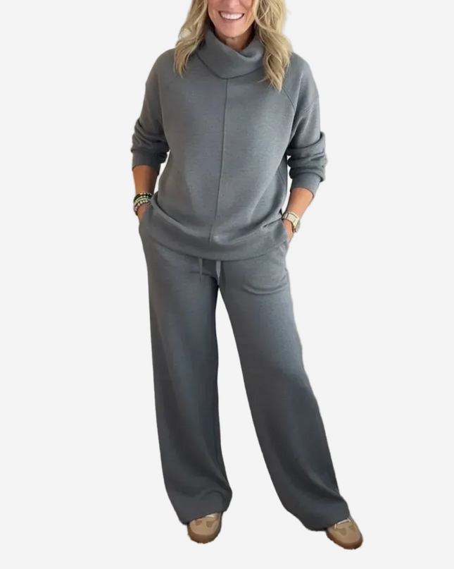 Evelyne - Two-Piece Travel Set With Turtleneck